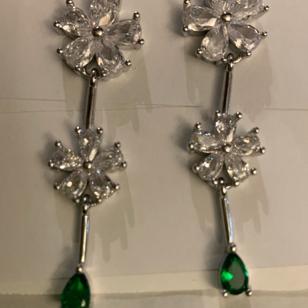 Earrings Sterling Silver 925 with White and green Zirconia Stud Stones jewelry